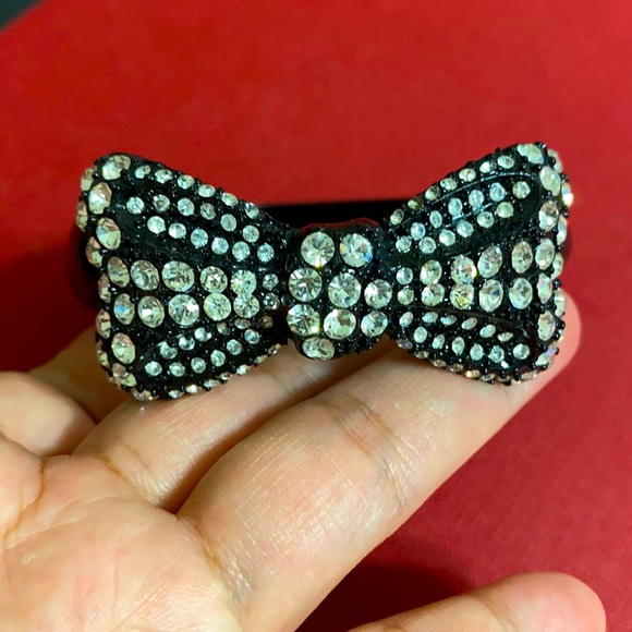 🖤Crystal Ribbon 🎀 hinged bracelet - Picture 3 of 11